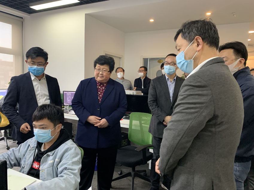 寶山區區領(lǐng)導一行蒞臨邁維動(dòng)漫調研企業(yè)復工復產(chǎn)情況(圖1) 寶山區區領(lǐng)導一行蒞臨邁維動(dòng)漫調研企業(yè)復工復產(chǎn)情況(圖1)