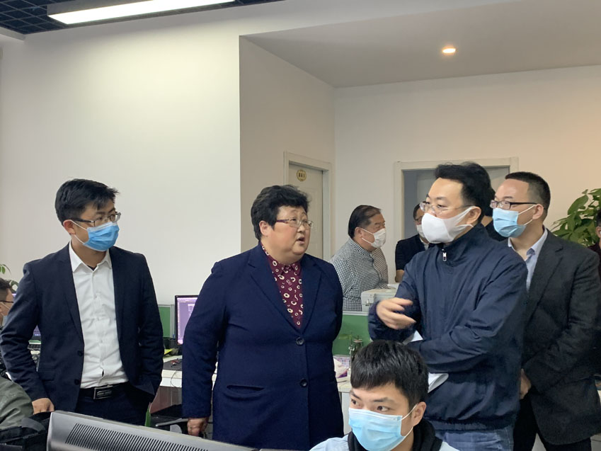 寶山區區領(lǐng)導一行蒞臨邁維動(dòng)漫調研企業(yè)復工復產(chǎn)情況(圖2) 寶山區區領(lǐng)導一行蒞臨邁維動(dòng)漫調研企業(yè)復工復產(chǎn)情況(圖2)